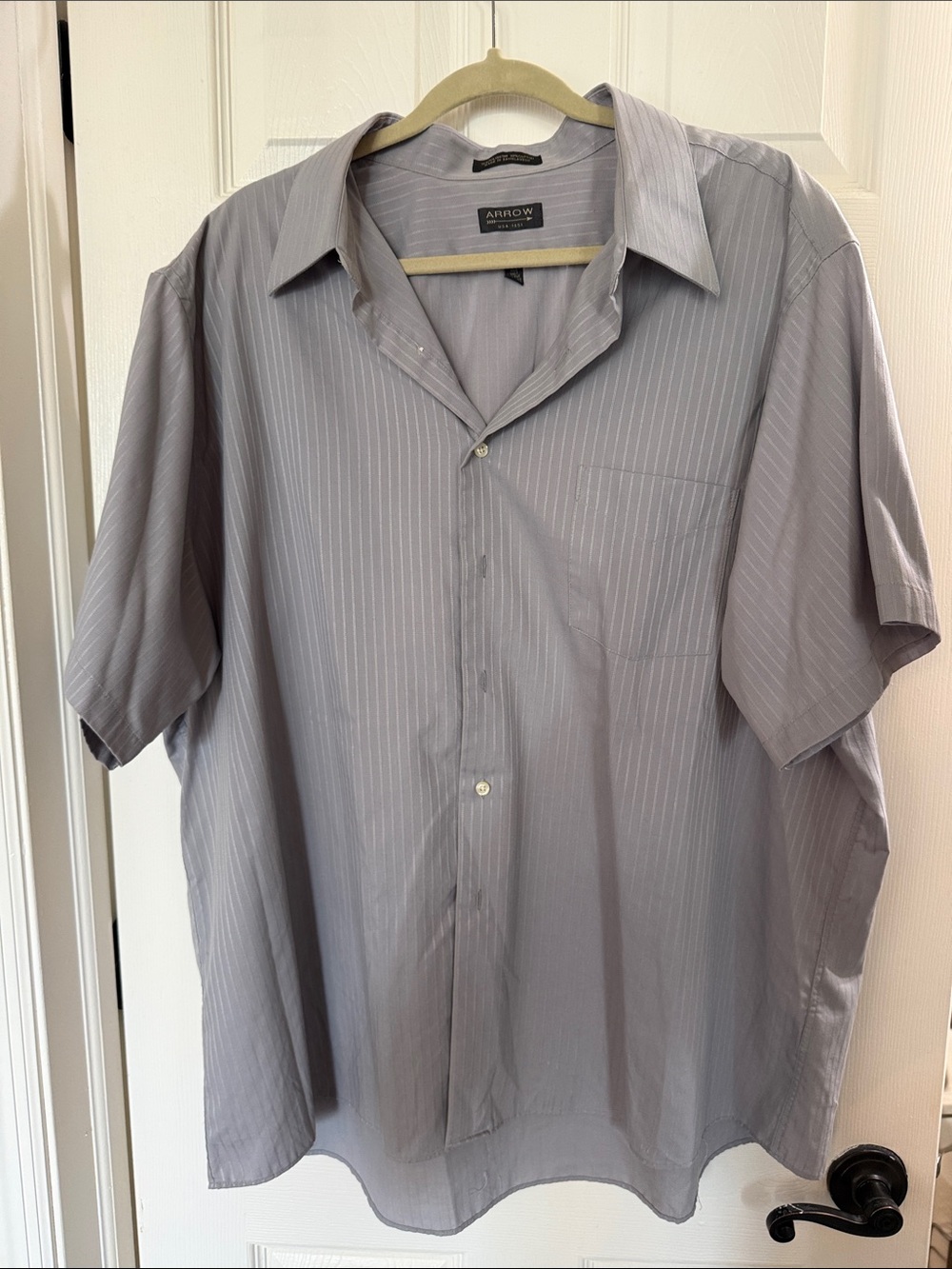 Arrow Men’s Short-Sleeve Pinstripe Button-Down Shirt — Light Gray